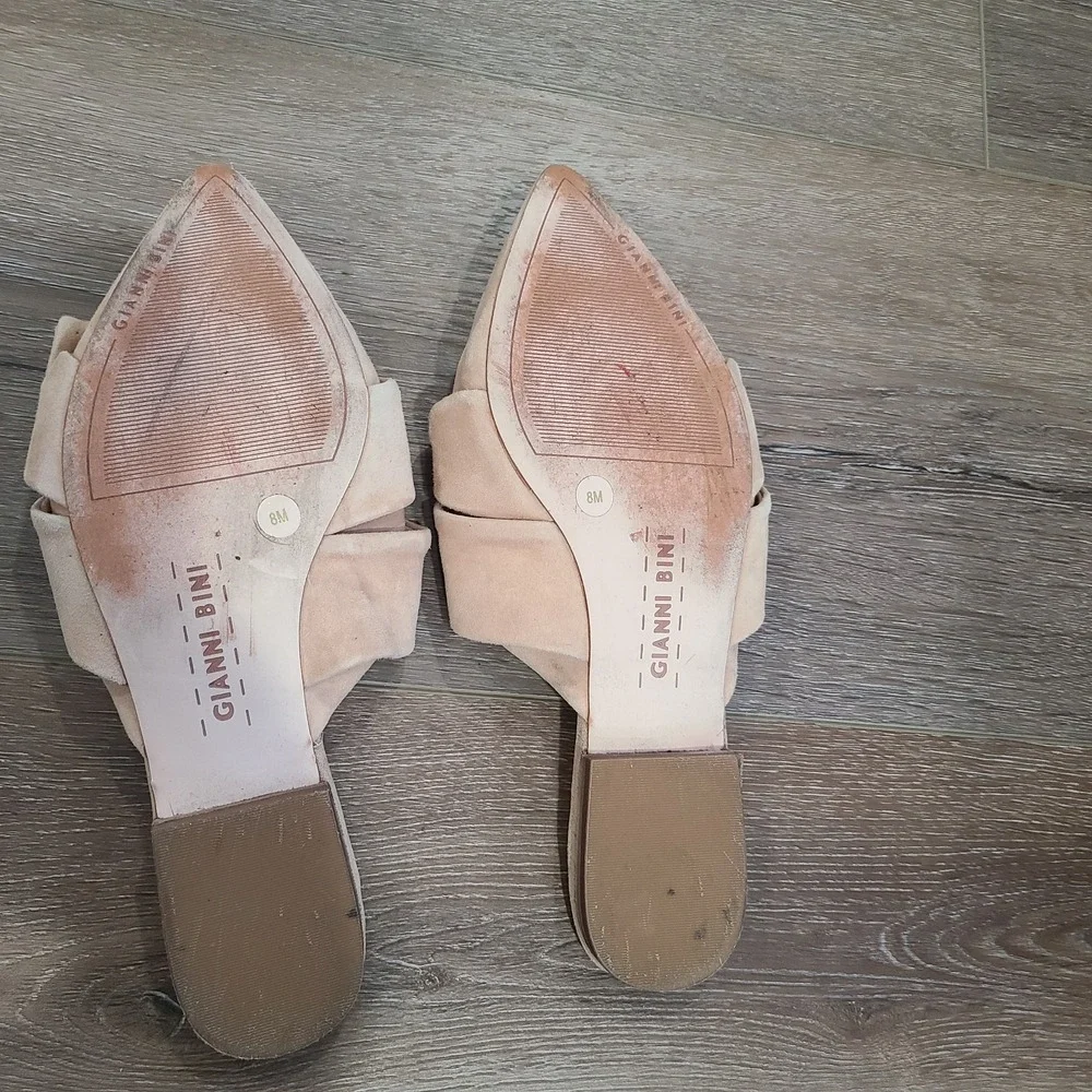 Gianni Bini Women's‎ Leather Slip On Tan Flats Diamonds Mules w/Pearls Size 8M - Picture 5 of 8